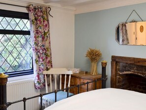2 bedrooms, iron/ironing board, free WiFi, bed sheets - Detached 2 Double Bed Cottage, Ticehurst, East Sussex/Kent (Ticehurst)