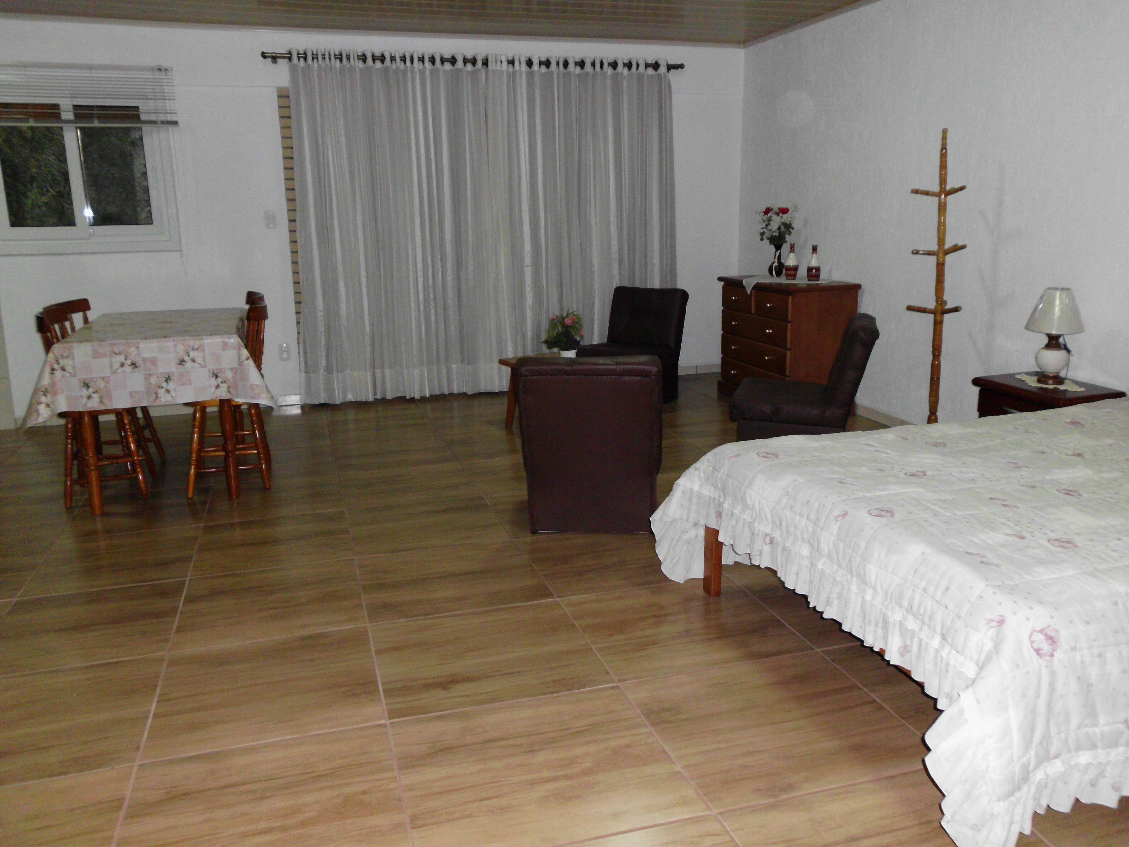 1 quarto, Wi-Fi de cortesia, roupa de cama