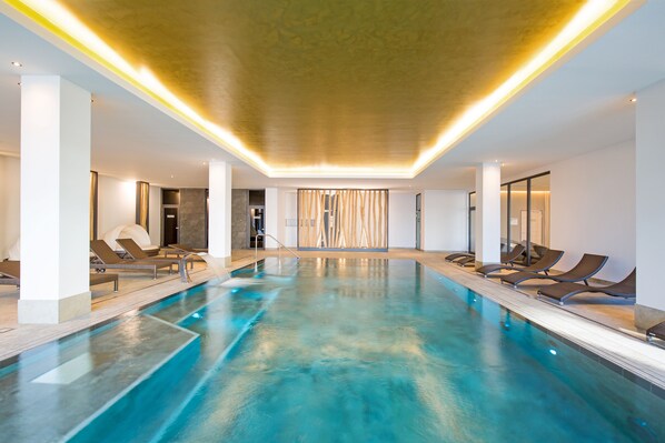 Innenpool, beheizter Pool