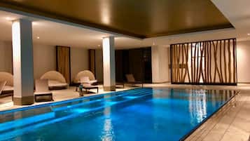 屋内プール、温水プール