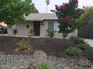 Exterior detail - Charming Singingwood House (Sacramento)
