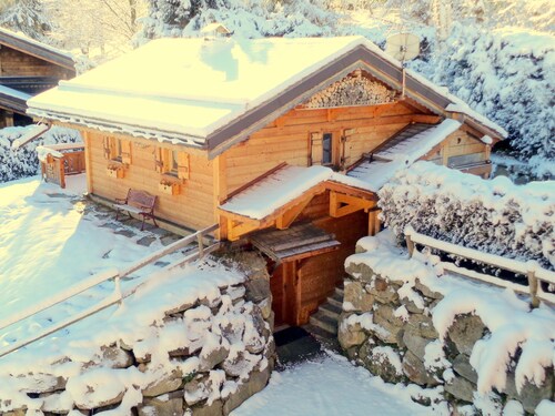 Chalet Sauna Chamonix Mont Blanc accès télécabine Prarion skis au pieds (5min)