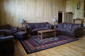 Smart-TV, Kamin, DVD-Player