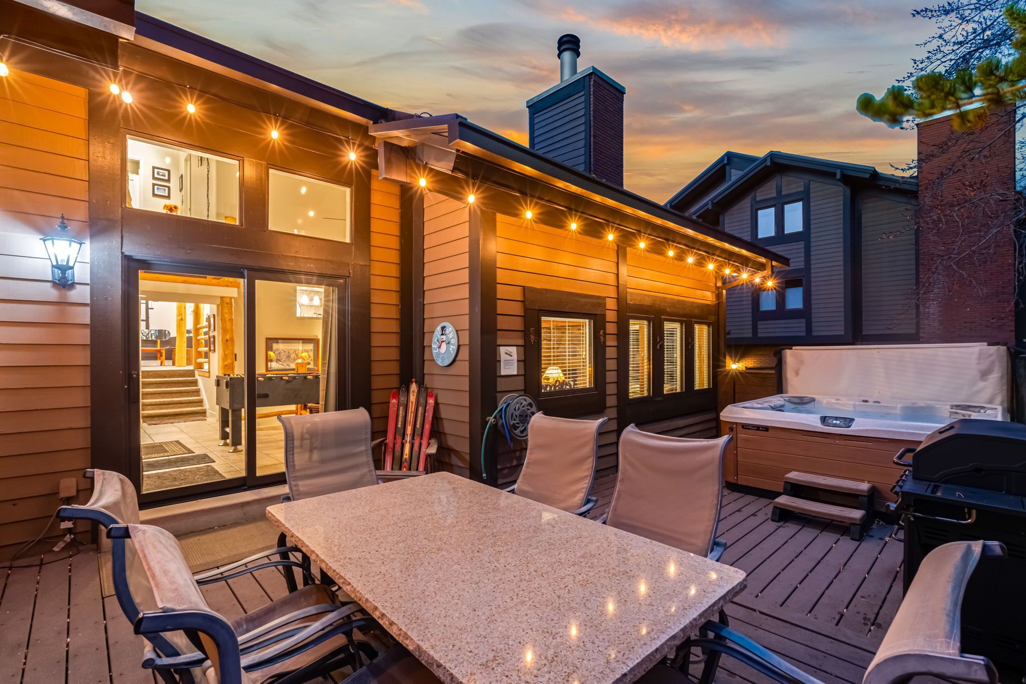 屋外ダイニングエリア