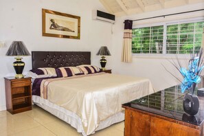 3 bedrooms, desk, iron/ironing board, travel cot