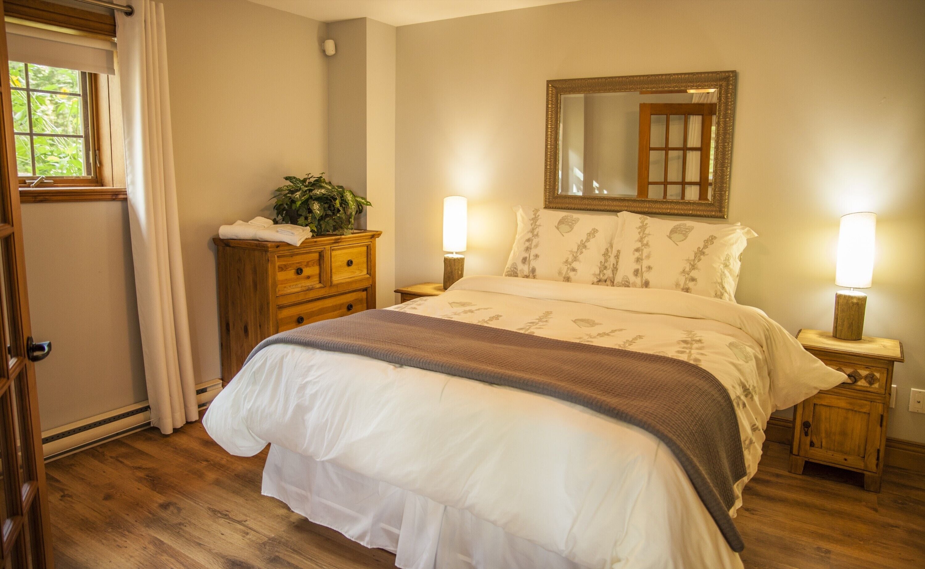 4 多间卧室、办公桌、熨斗/熨衣板、免费 WiFi