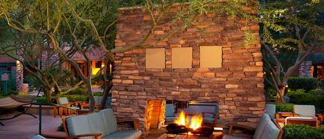 المنطقة المحيطة بالمنشأة