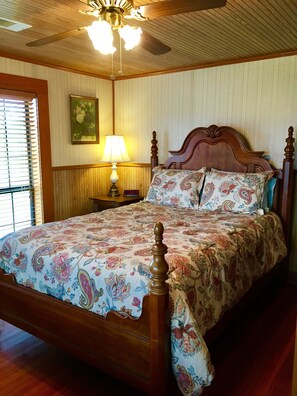 2 bedrooms, iron/ironing board, bed sheets