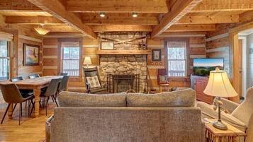 Smart TV, fireplace, DVD player, table tennis