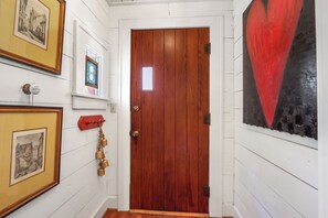 Interior - WALK EVERYWHERE, steps to Historic Downtown Boerne, 1920's cottage sleeps 6! (Boerne)