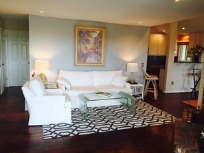 TV, fireplace, DVD player, books - Marsh--Mellow in Wild Dunes Resort, 20 mins from historic Charleston! (Isle of Palms)