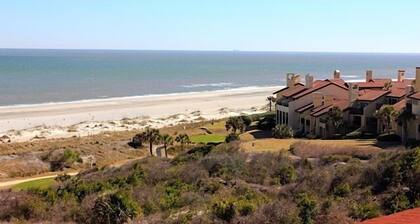 Oceanfront Penthouse Views,Elegant Natural Finishes,WiFi, 5 TV's, 4Bed, 3Bath