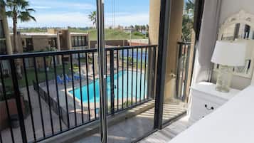 Piscine extérieure, piscine chauffée