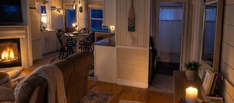 Boulder Rock Bungalow on Birchwood in Breezy ➳ Close to Everything