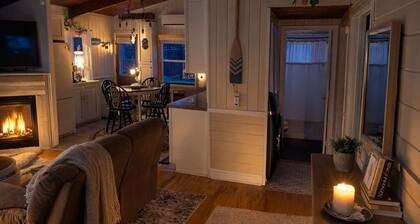 Boulder Rock Bungalow on Birchwood in Breezy ➳ Close to Everything