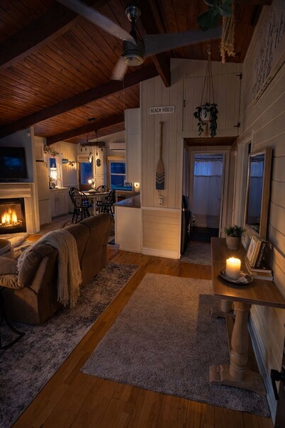 Boulder Rock Bungalow on Birchwood in Breezy ➳ Close to Everything