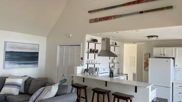 Smart TV, fireplace, DVD player, books