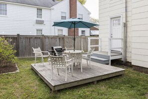 Outdoor dining - Beach Home with Bonus Suite Near VB Boardwalk! (Virginia Beach)