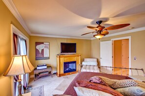 3 bedrooms, iron/ironing board, free WiFi, bed sheets