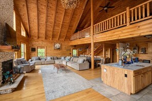 Smart TV, fireplace - Spacious 5BR Mountain Escape Mt. Airy | With Views (Dobson)