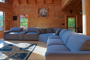 Smart TV, fireplace - Spacious 5BR Mountain Escape Mt. Airy | With Views (Dobson)
