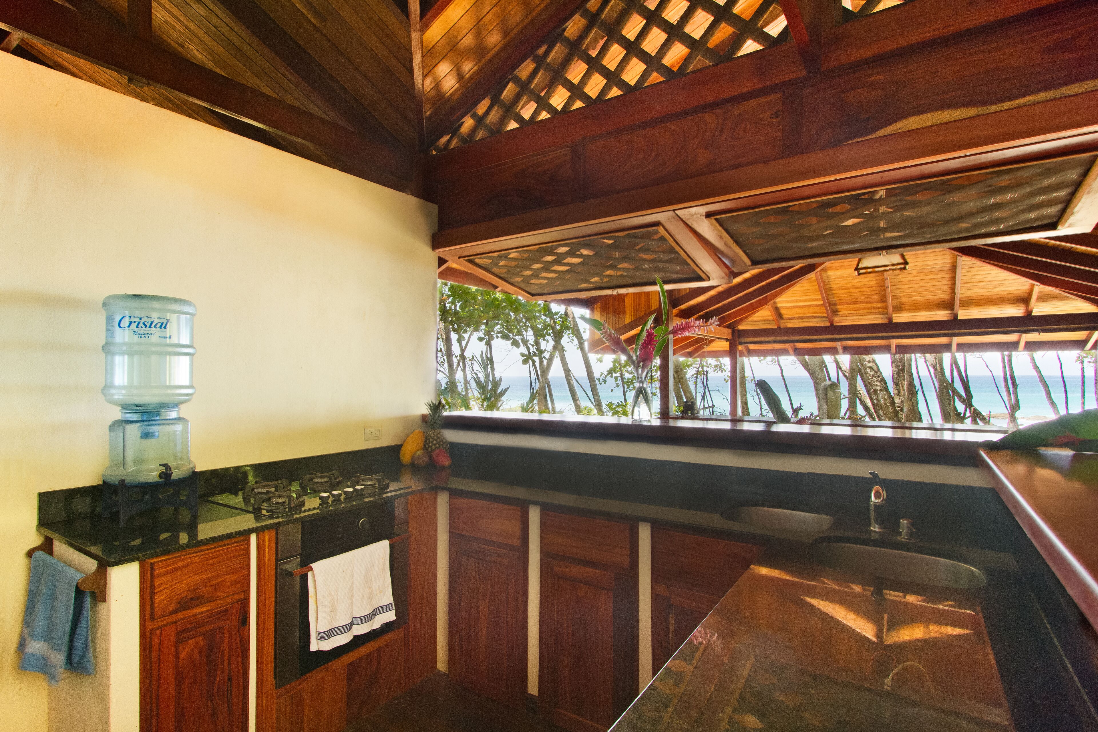 Fully equipped kitchen is ready for use!