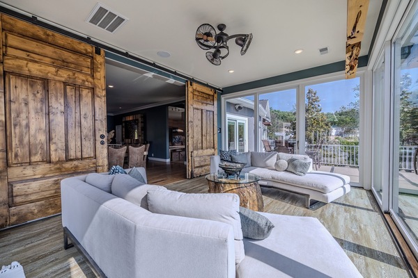 Smart-TV, Kamin, Videospiele, DVD-Player