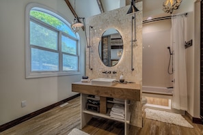 Combined shower/bathtub, jetted bath, hair dryer, towels - Upscale Lakefront Luxury at Lake of the Ozarks - Private Dock, Quiet Cove (Lake Ozark)