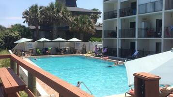 Piscine extérieure, piscine chauffée