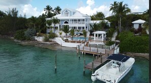 Exterior - Stunning Waterfront Home in Great Exuma, Bahamas! (Georgetown)