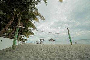 En la playa, vóleibol de playa