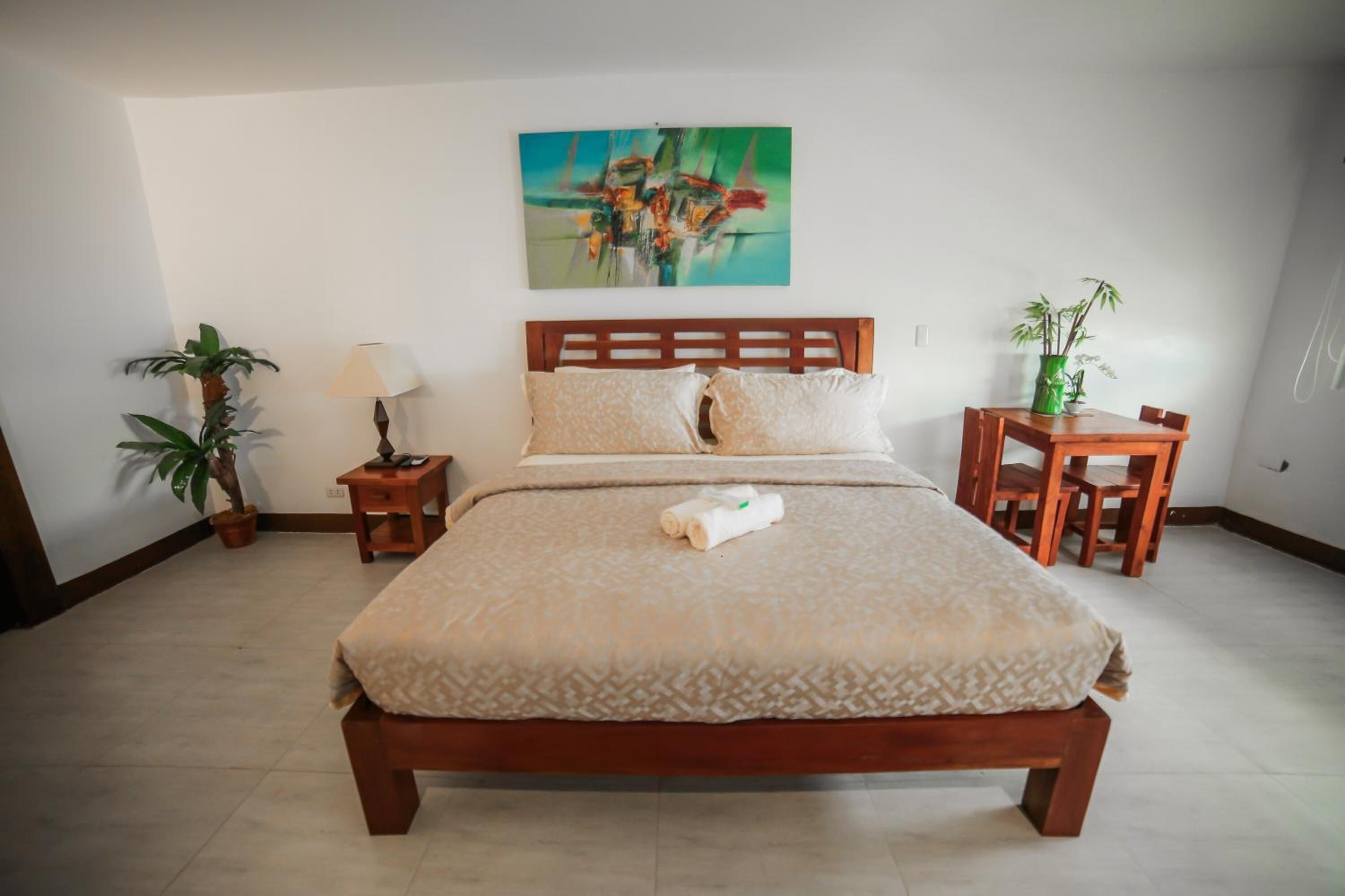 Didekorasi berbeda-beda dan dilengkapi dengan perabotan berbeda-beda