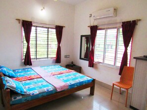 Deluxe Room - Lodge Lipika (Bolpur)