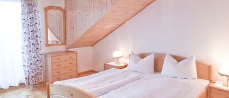 2 habitaciones, cuna de viaje, wifi y ropa de cama