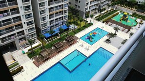 Outdoor pool - Diamond Suite Scenic Valley Condotel (Ho Chi Minh City)