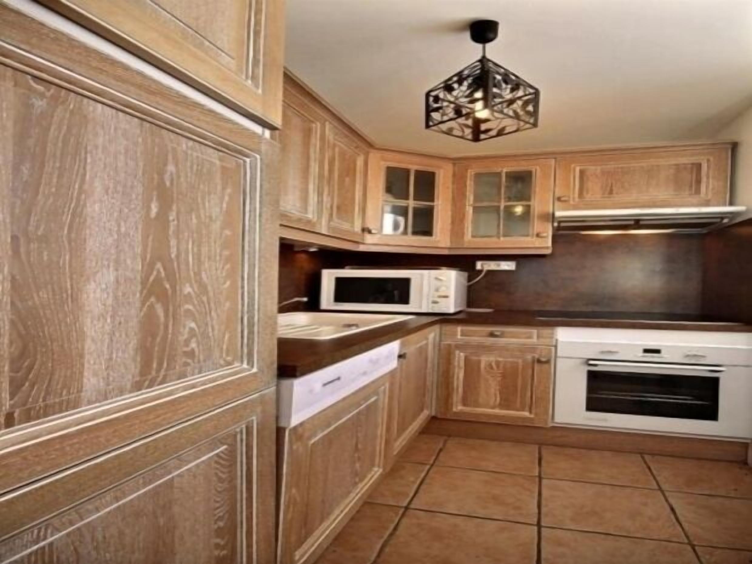 Réfrigérateur, micro-ondes, lave-vaisselle