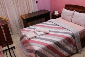 2 間睡房、熨斗/熨衫板、上網、床單