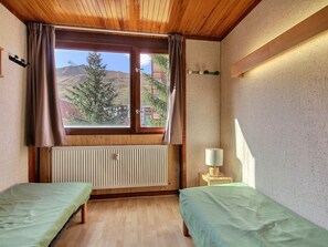 2 bedrooms