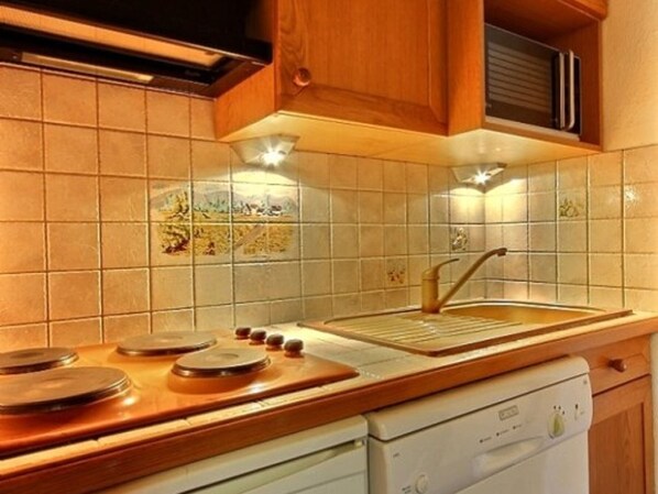 Fridge, microwave, dishwasher