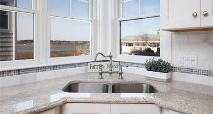 Beautiful Family Beach House, just a few short steps to Wells Beach!