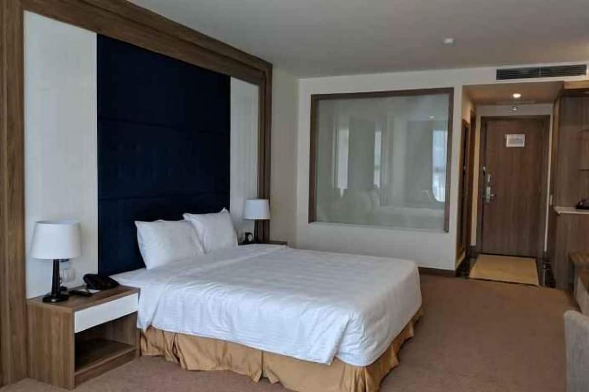 1 phòng ngủ, minibar, két bảo mật tại phòng, bàn