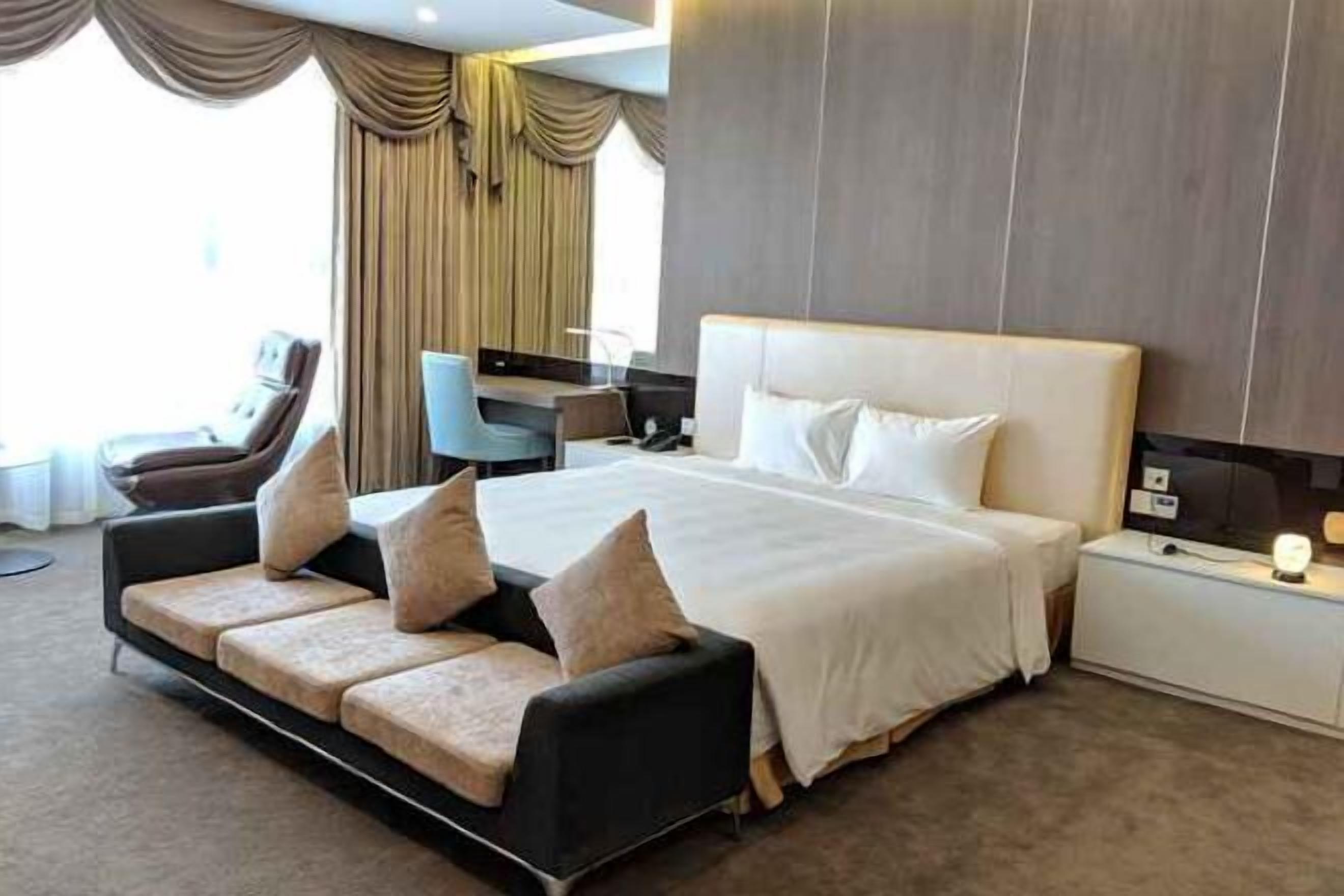 Minibar, in-room safe, desk, laptop workspace