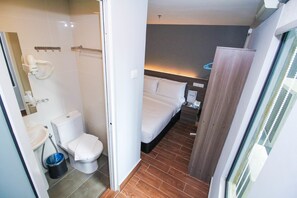Deluxe Double Room, 1 Queen Bed, Ensuite, City View