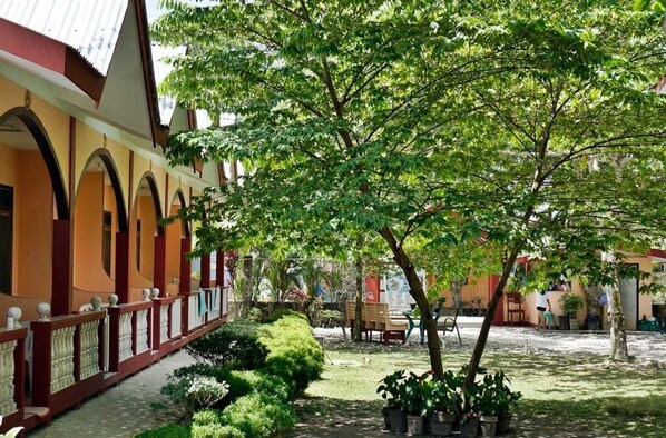 Property grounds - Port Barton DIY (San Vicente)