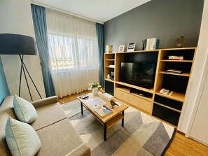 Chambre Supérieure, 1 grand lit (Residential) | Coin séjour | Télévision