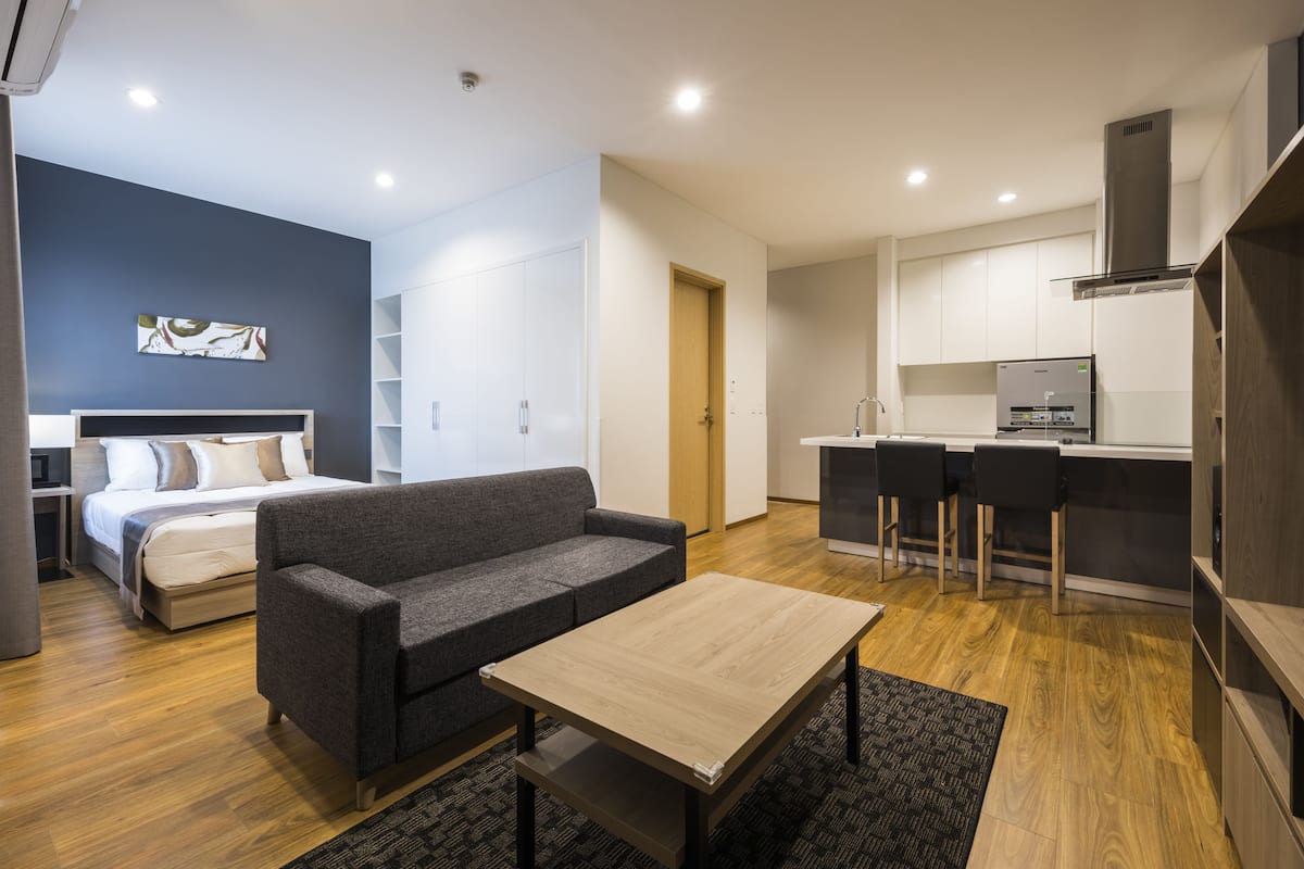 1 bedroom, in-room safe, desk, blackout curtains