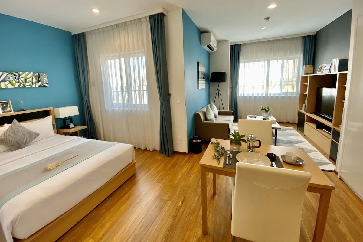 Superior Room, 1 Queen Bed (Residential)