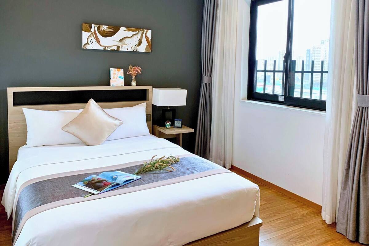 Superior Room, 1 Queen Bed (Residential)