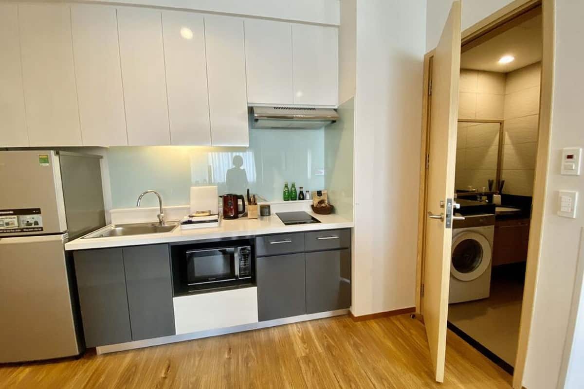 superior room, 1 queen bed (residential) | private kitchen | electric kettle