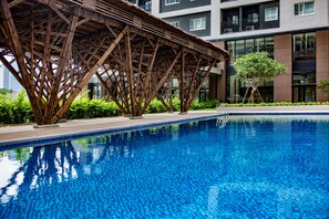 Piscine couverte, piscine extérieure (ouverte en saison)